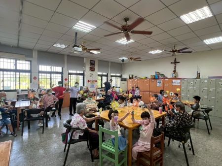 鹿草日照童銀共樂🥰